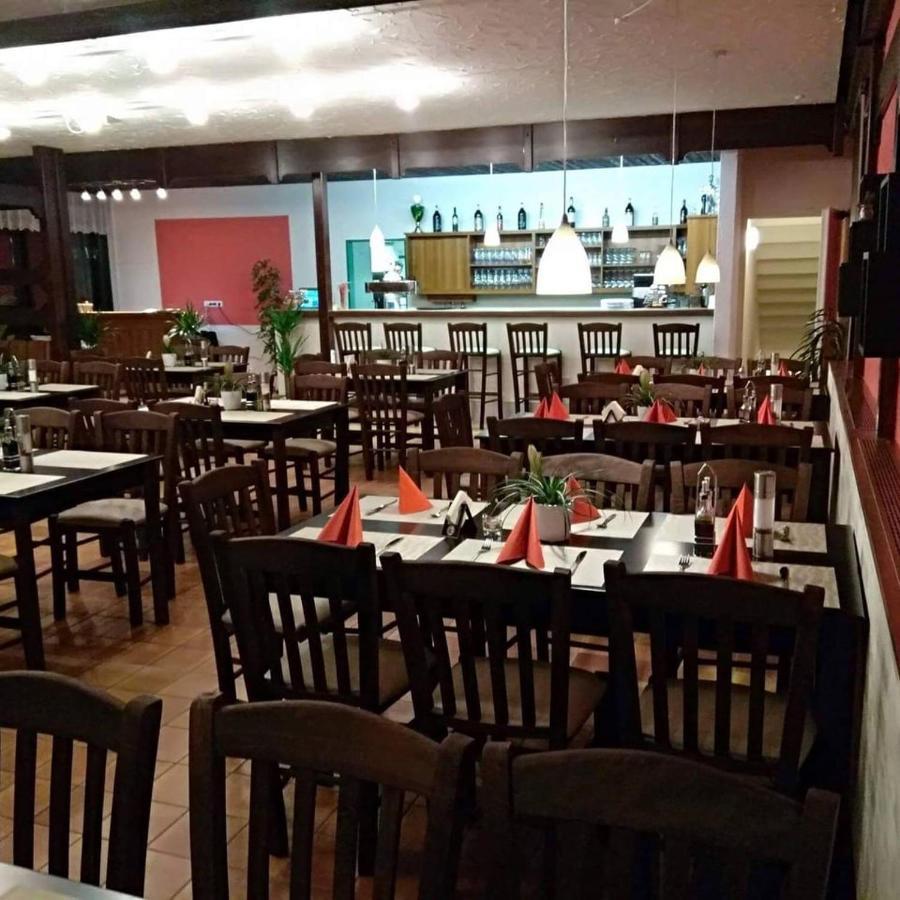 Restaurant El Greco Hostel Gundelfingen an der Donau ภายนอก รูปภาพ