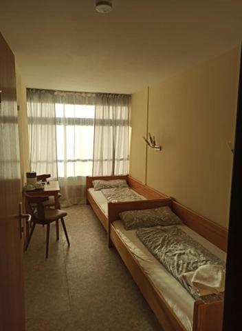 Restaurant El Greco Hostel Gundelfingen an der Donau ภายนอก รูปภาพ