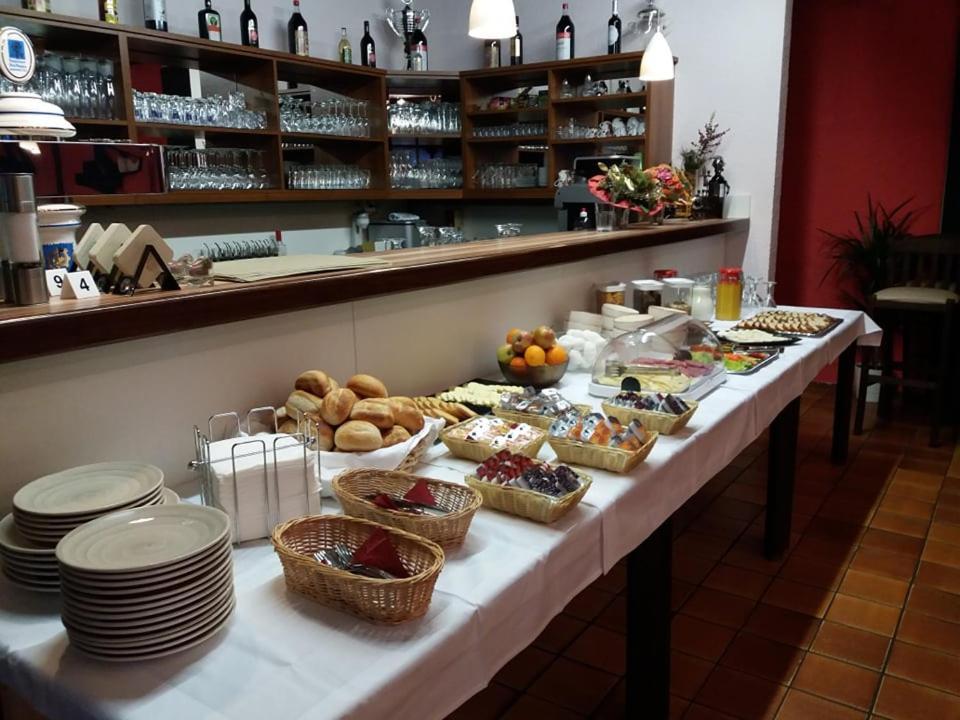 Restaurant El Greco Hostel Gundelfingen an der Donau ภายนอก รูปภาพ